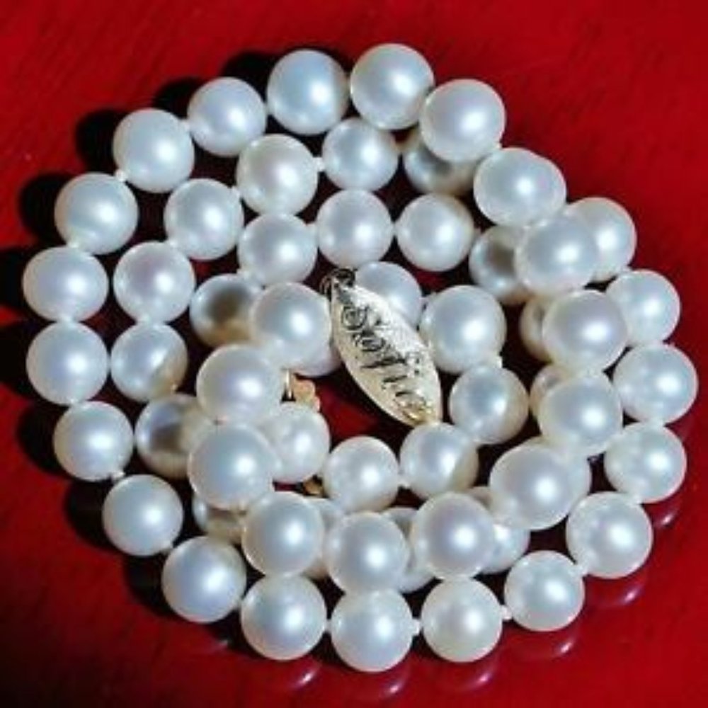 ❣️HP❣️VTG Sofia certified VTG elegant 14K yellow gold 16" strand pearl necklace.